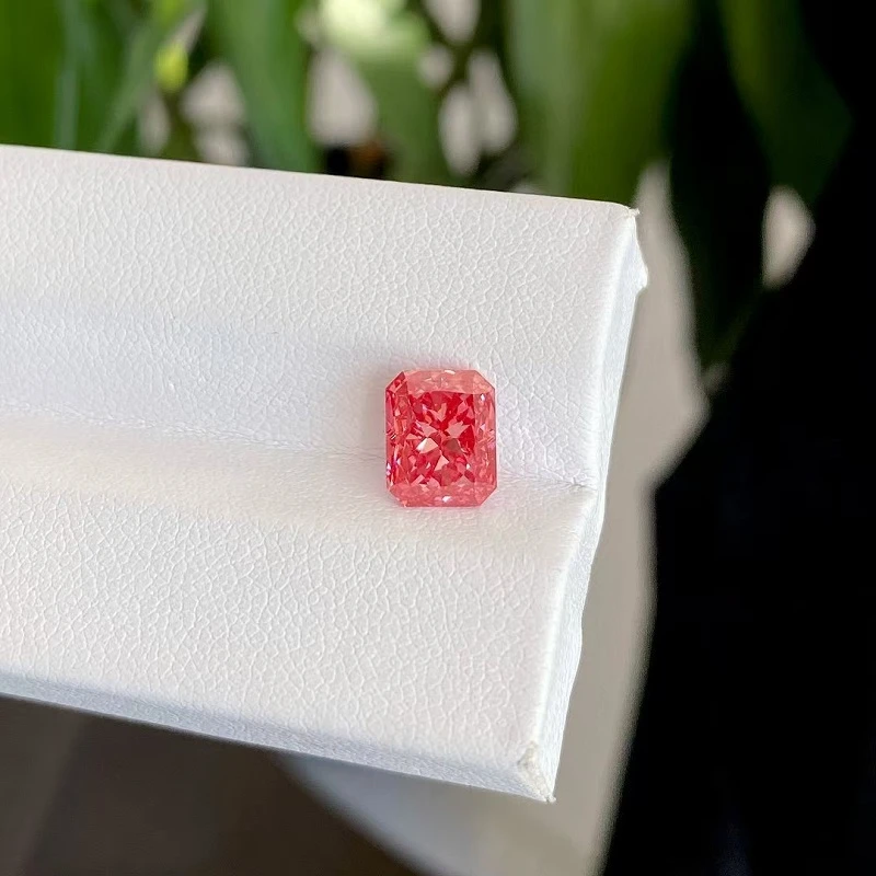 2,10 Carat Fancy Red VS1 CVD Radiant Lab-Grown Diamond